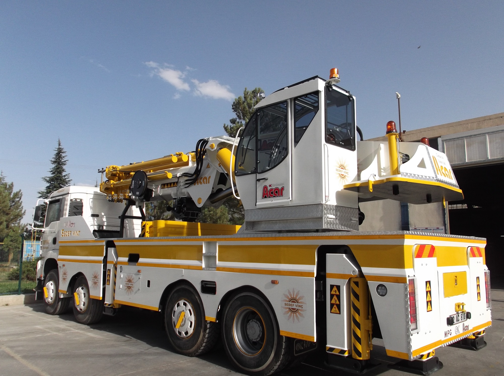AC 215 TM-2KÇ 7+5 tipi araç üstü katlanır bomlu hidrolik mobil vinç